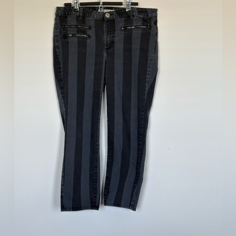 Parasuco jeans. Black and grey striped jeans. Ladies size 14